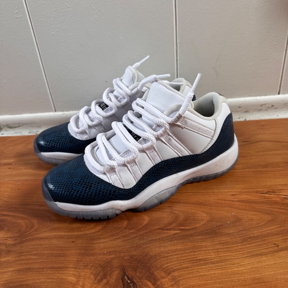 Air Jordan 11 Retro Low ‘Navy Snakeskin’ 2019 - Picture 2 of 5